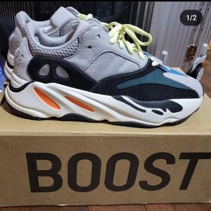 Yeezy 700